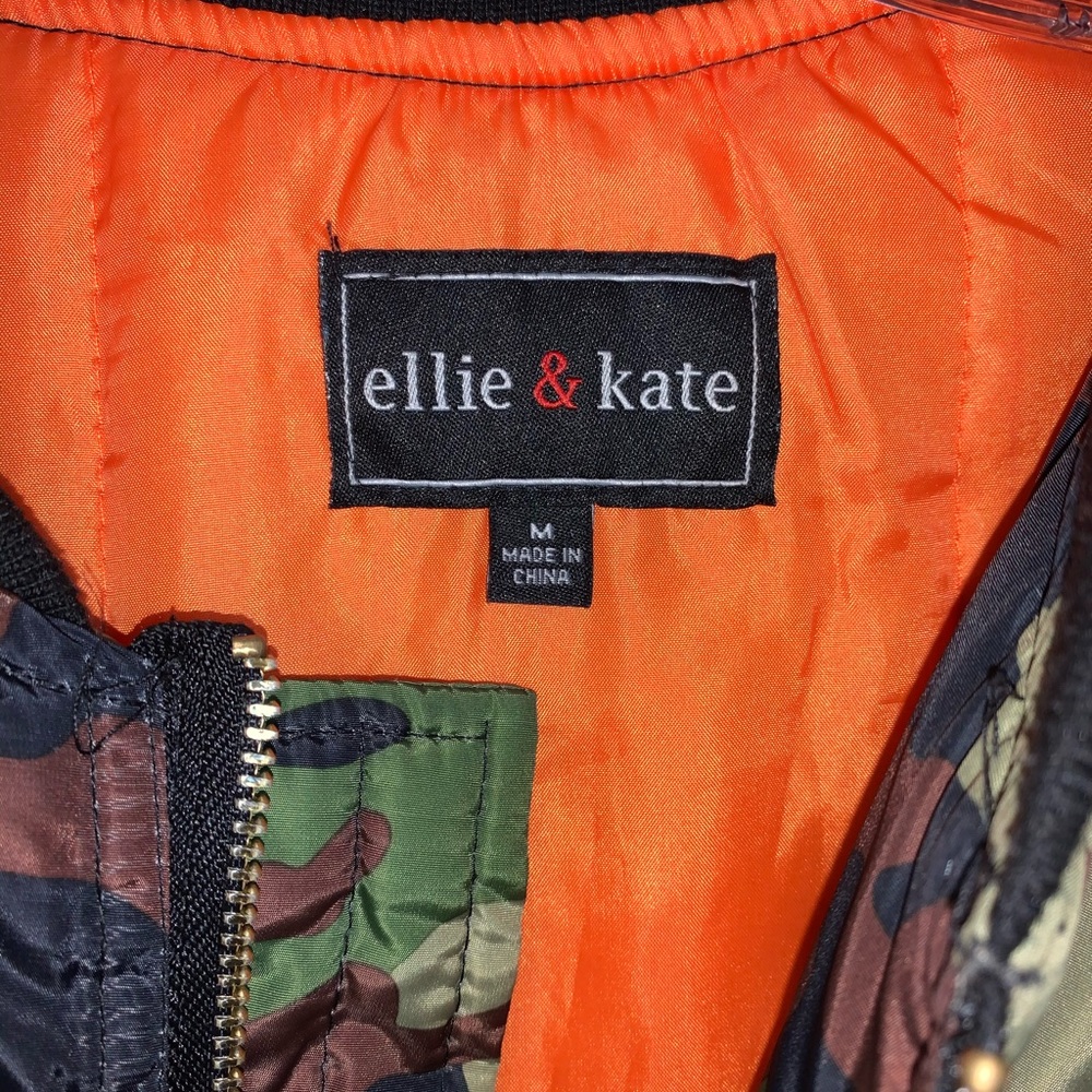Jacket 🧥 - Picture 2 of 2